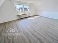 Bild von Erstbezug nach Sanierung 2,5-Zi-Whng im Dachgeschoss mit Titelbild für Diese liebevoll modernisierte Wohnung vereint den besonderen Charme des Dachgeschosses